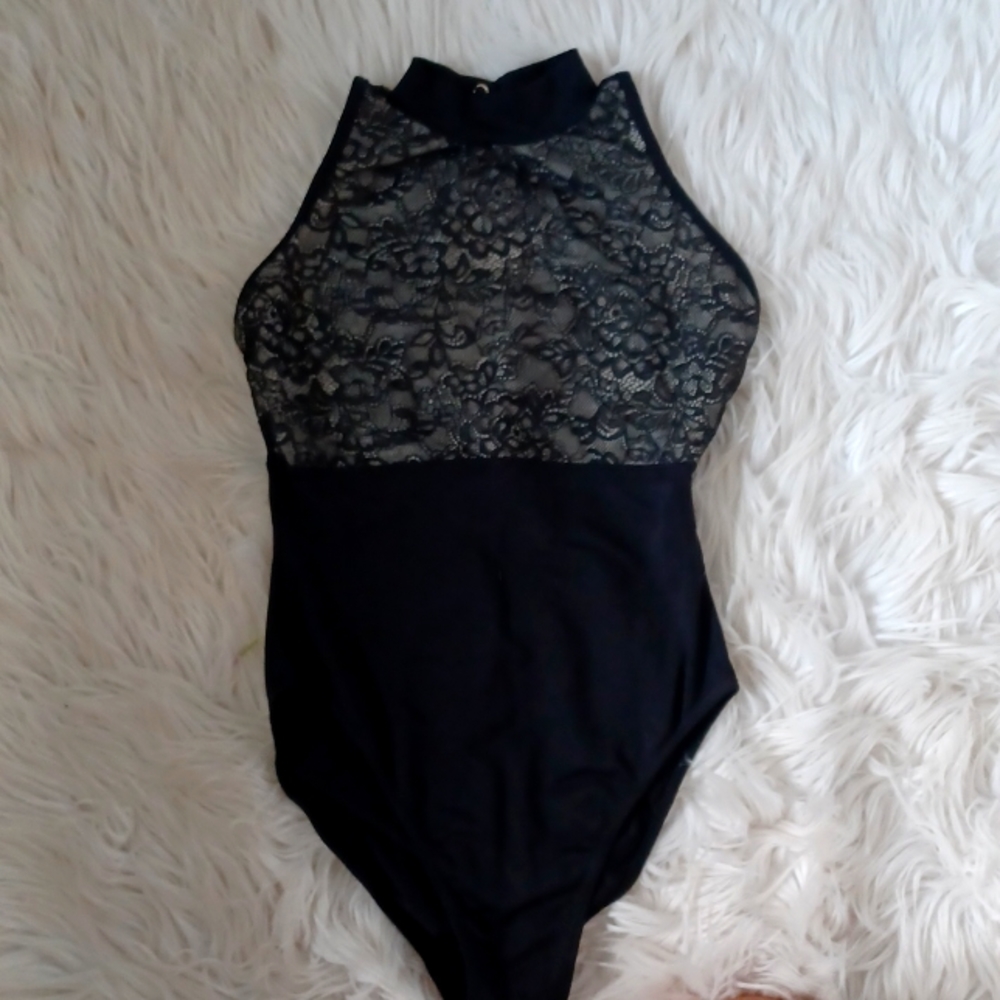 Black lace leo